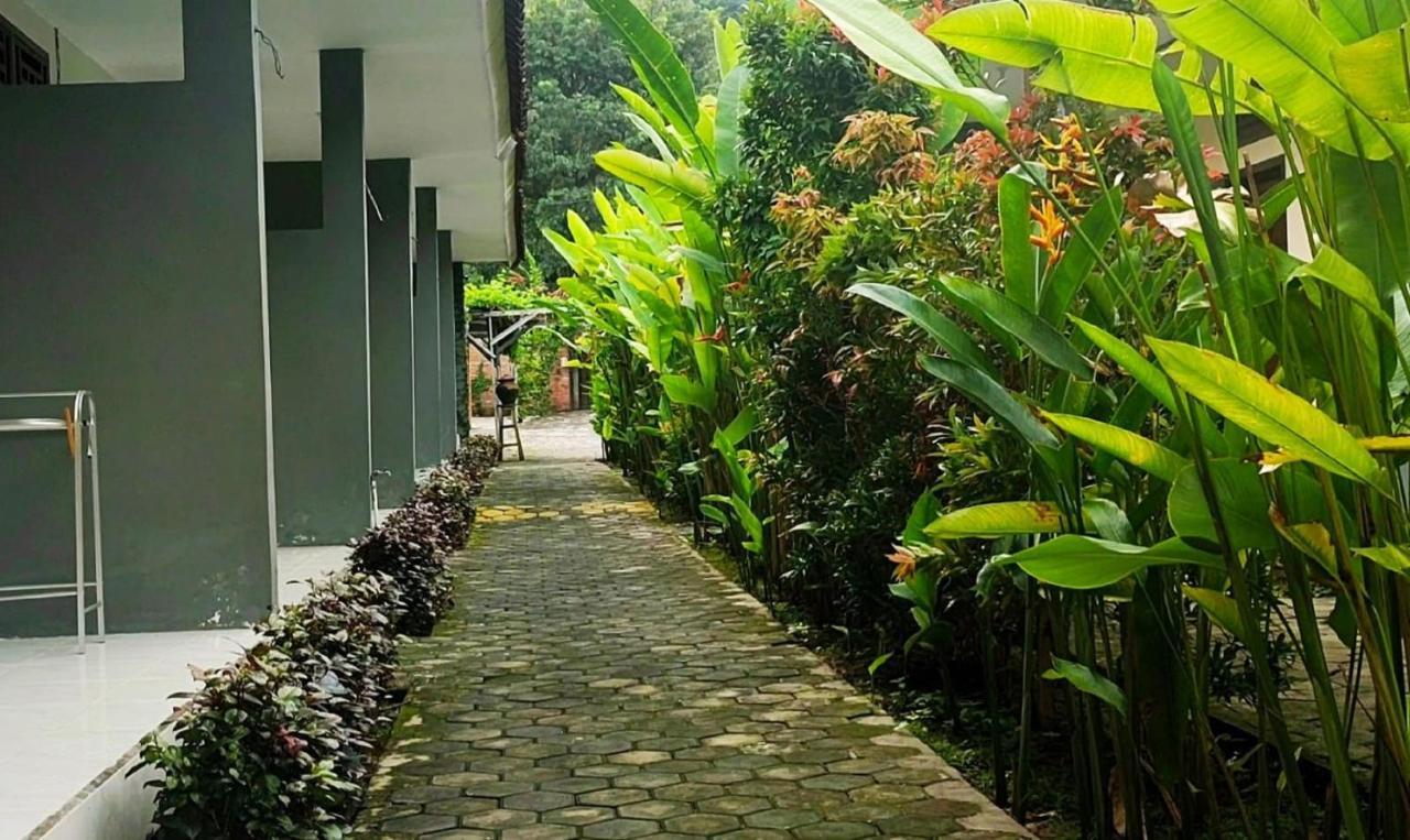 Oyo 2864 Mangsit Garden Homestay Exterior foto