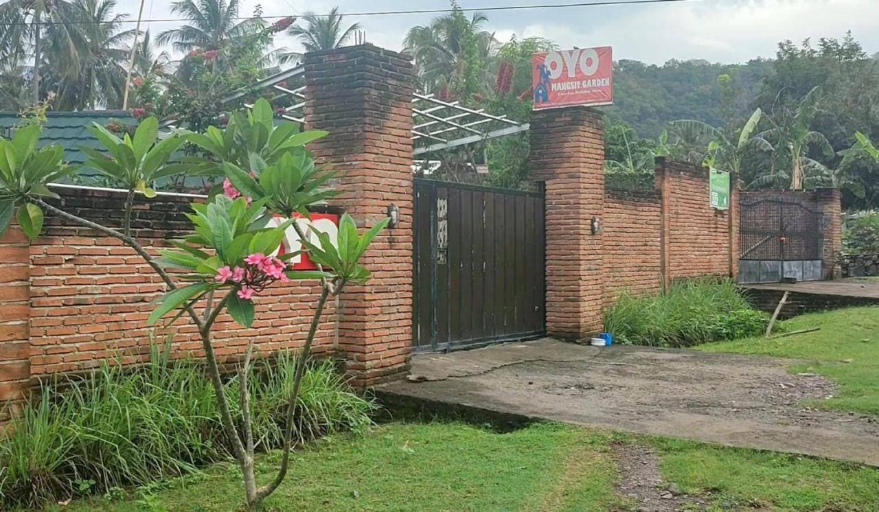 Oyo 2864 Mangsit Garden Homestay Exterior foto